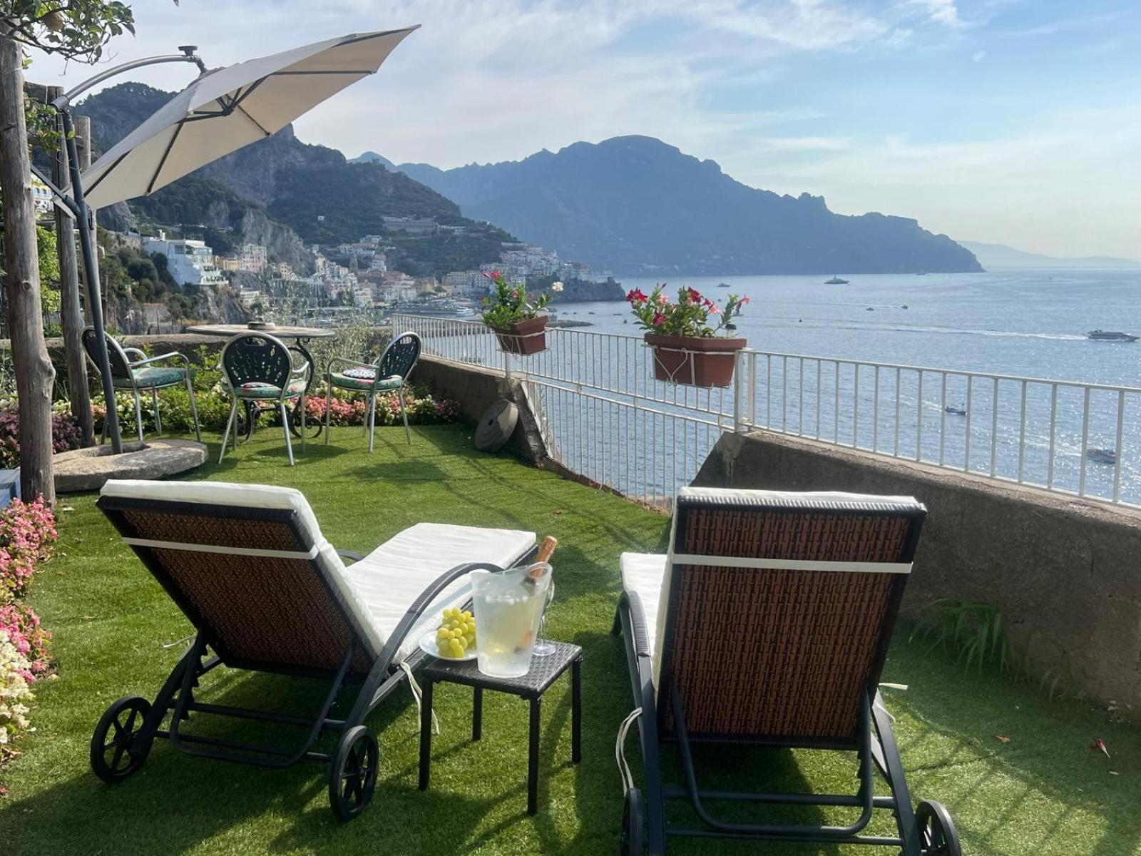 Appartamento Di Raphael Con Discesa Privata Al Mare アマルフィ エクステリア 写真